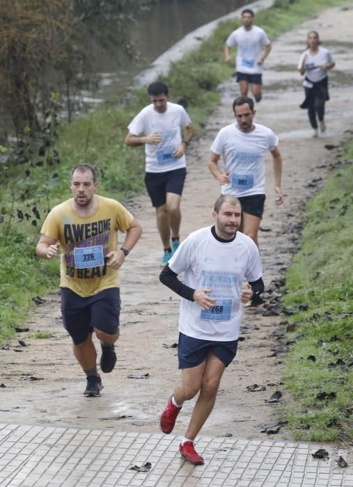 Invasión Celeste bajo la lluvia de Vigo. // Alba Villar