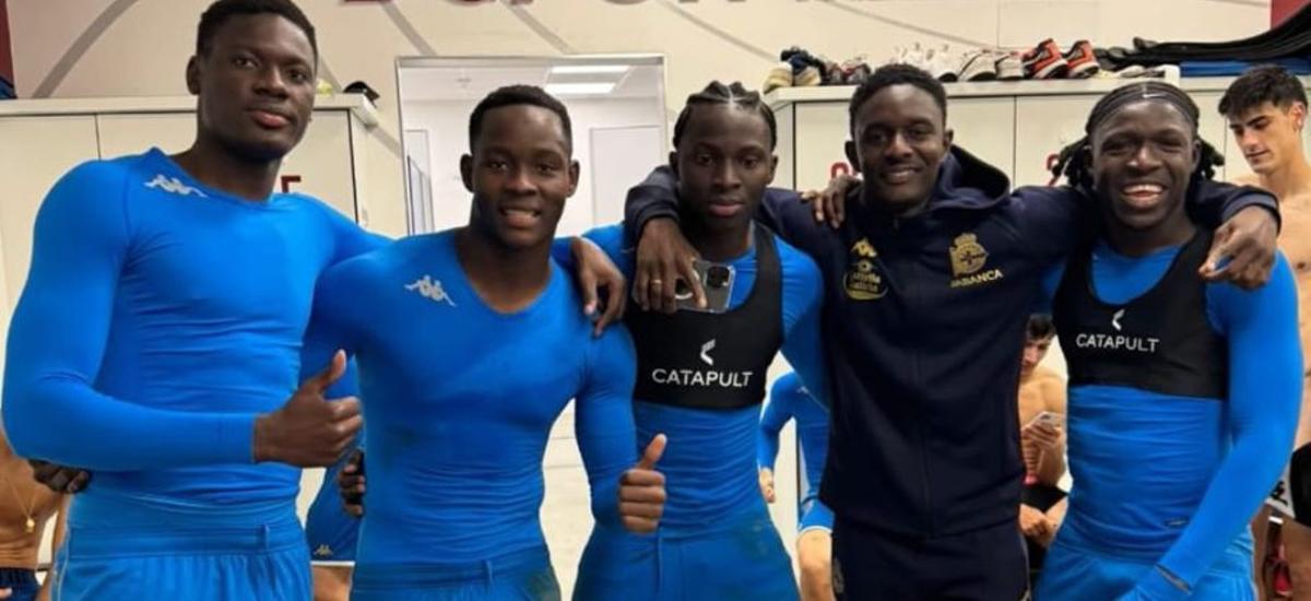 Malick, Bil, Dipanda, Papa y Mane, ayer en Abegondo. |  IG