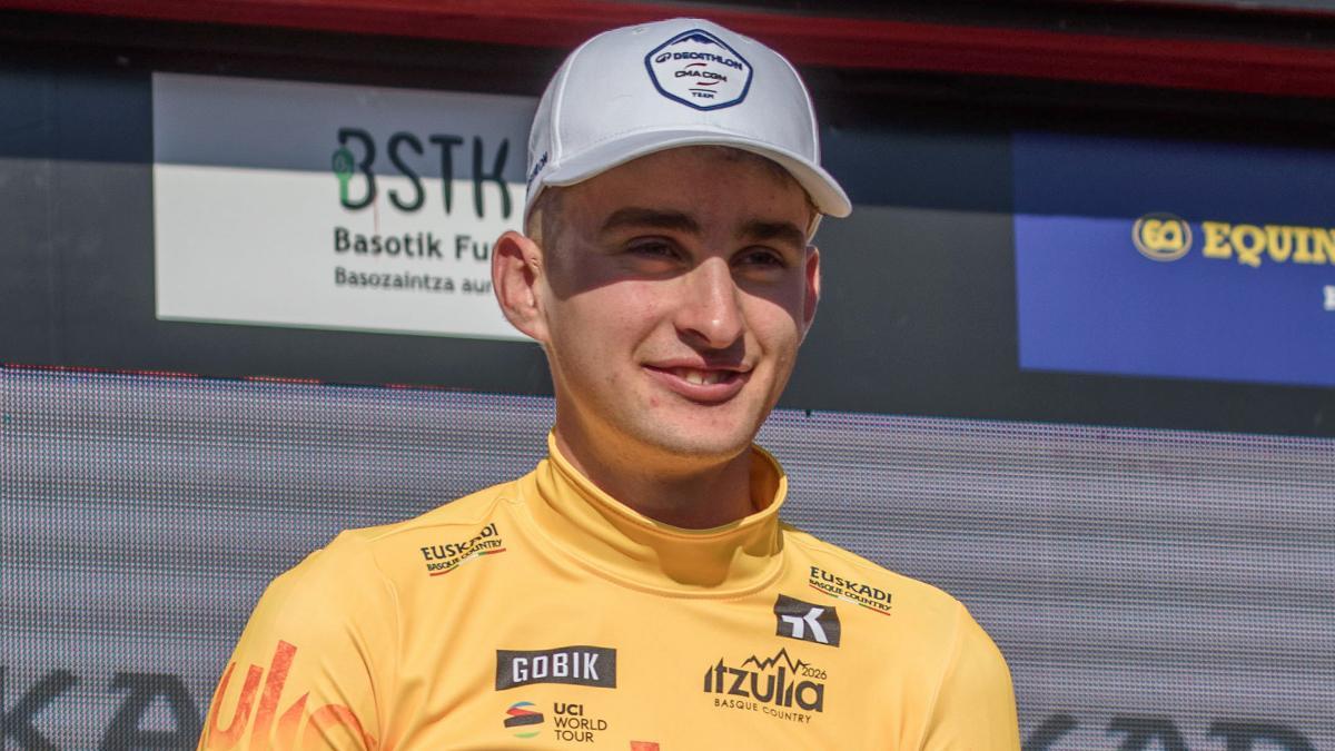 Paul Seixas, con el maillot de líder de la Itzulia