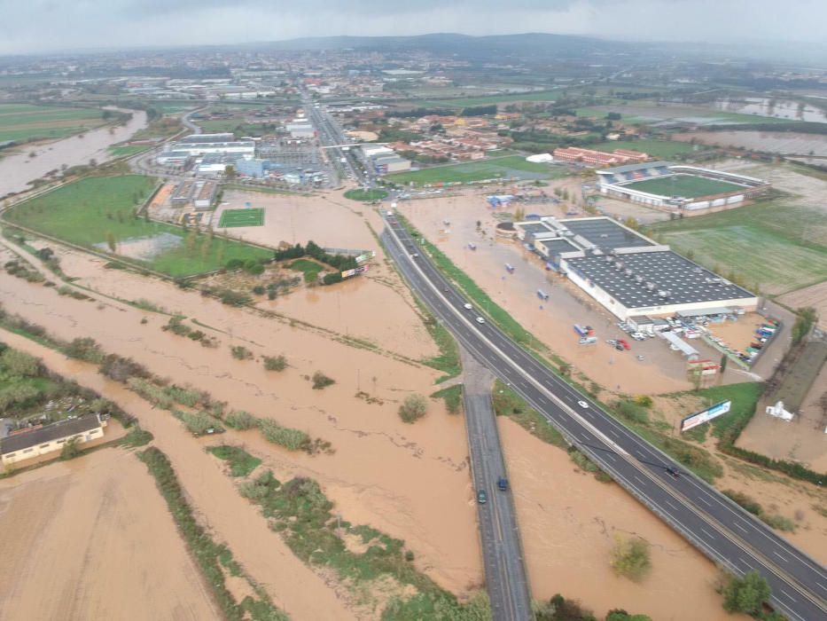 Vivendes inundades a Vilatenim pel desbordament del riu Manol