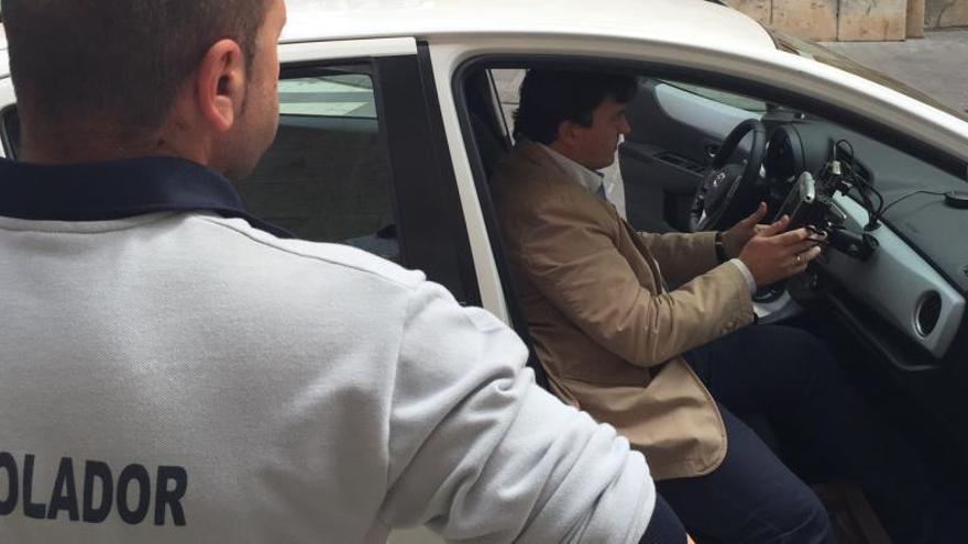 Orihuela multará desde junio con 40 euros por aparcar en zona naranja sin tarjeta