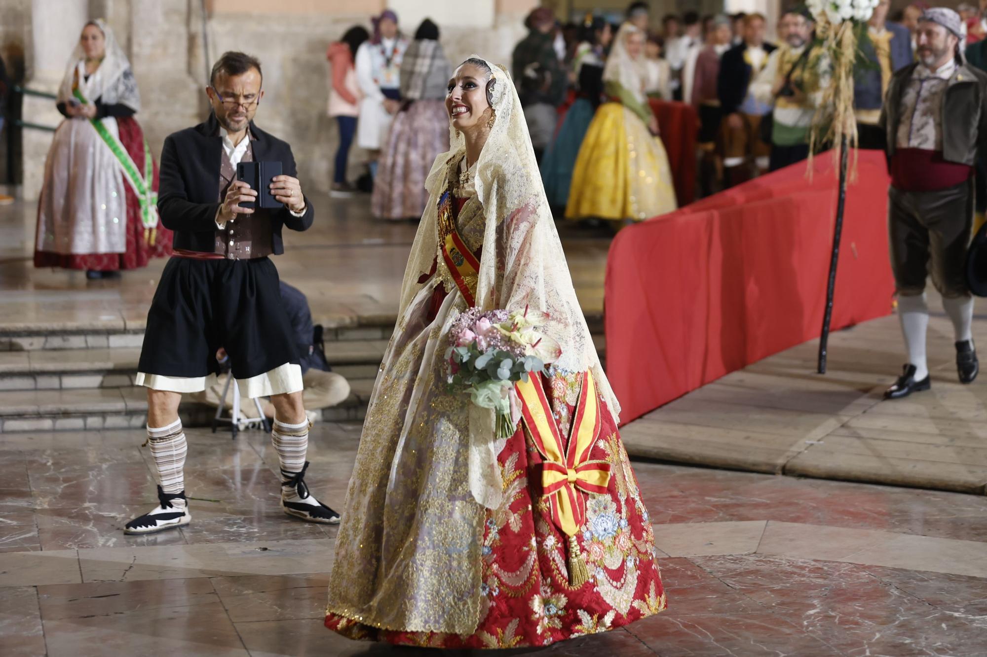 Ofrenda 2023 | Falleras Mayores e Infantiles de comisiones del 17 de Marzo (I)