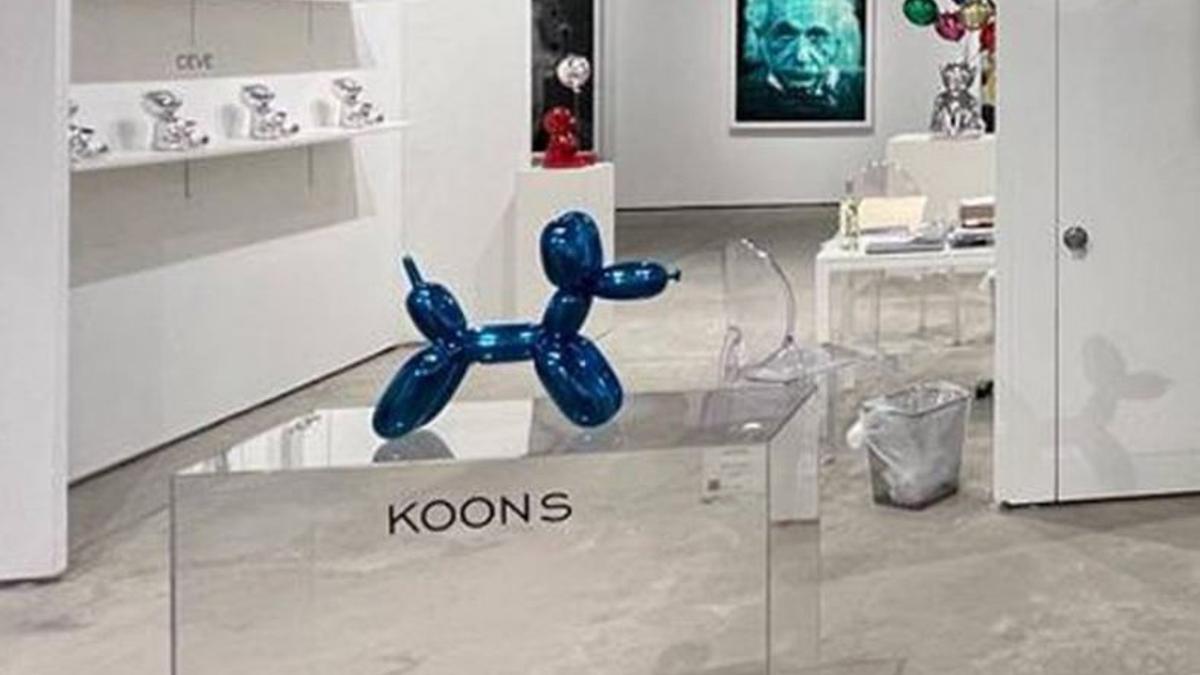 La mujer no tendrá que pagar nada por la rotura de la escultura 'Balloon Dog'.