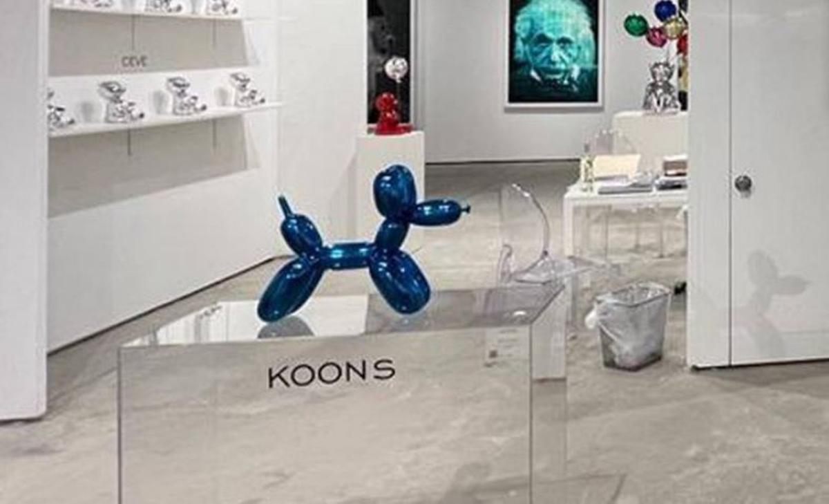 La mujer no tendrá que pagar nada por la rotura de la escultura 'Balloon Dog'.