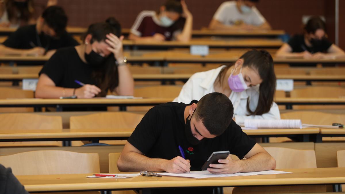 Exámenes de Selectividad en la Universidad Miguel Hernández de Elche.