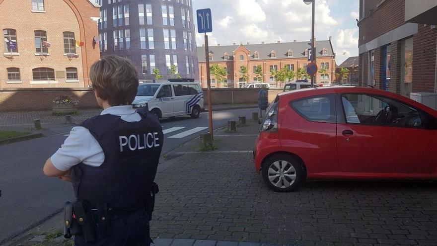 Dos policías heridas a machetazos en una ciudad belga