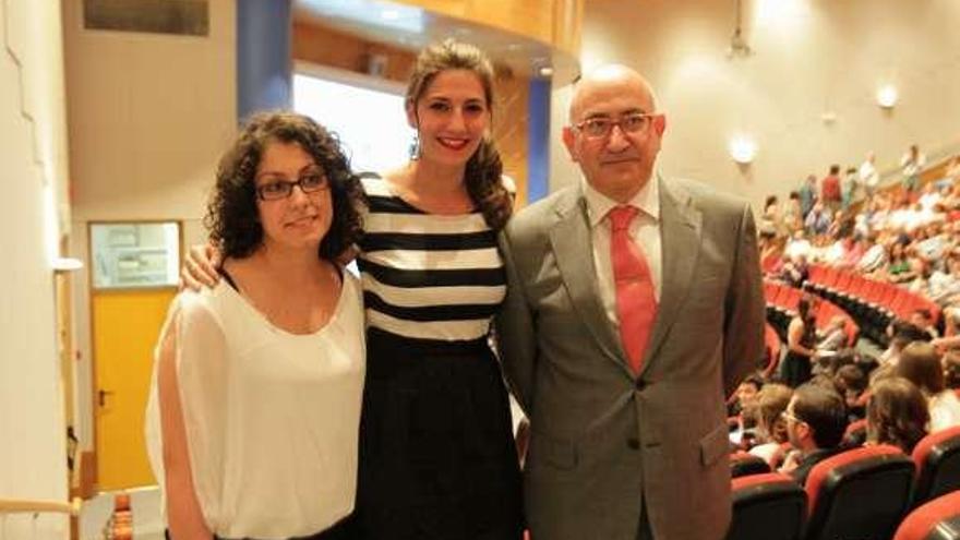 Auria, Noelia y Pepe, la última promoción de Física.