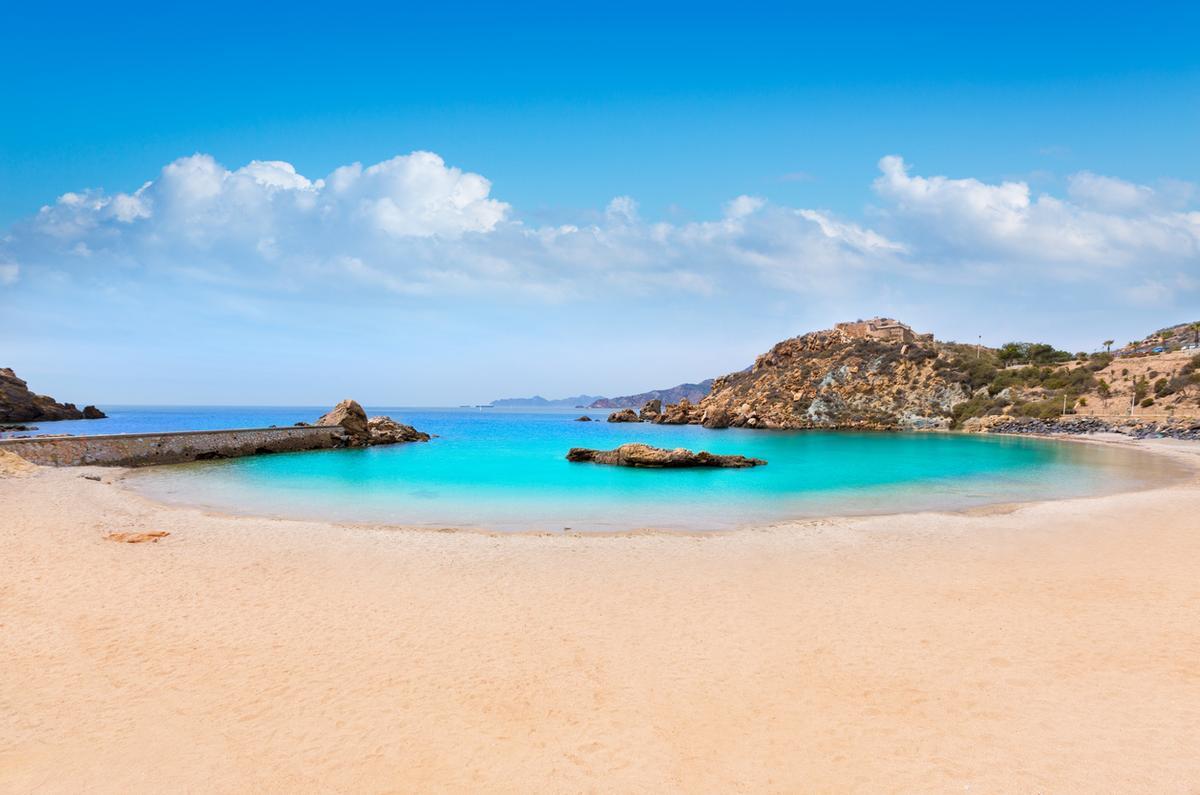 Cala Cortina, un paraiso subtropical a una paseo del centro