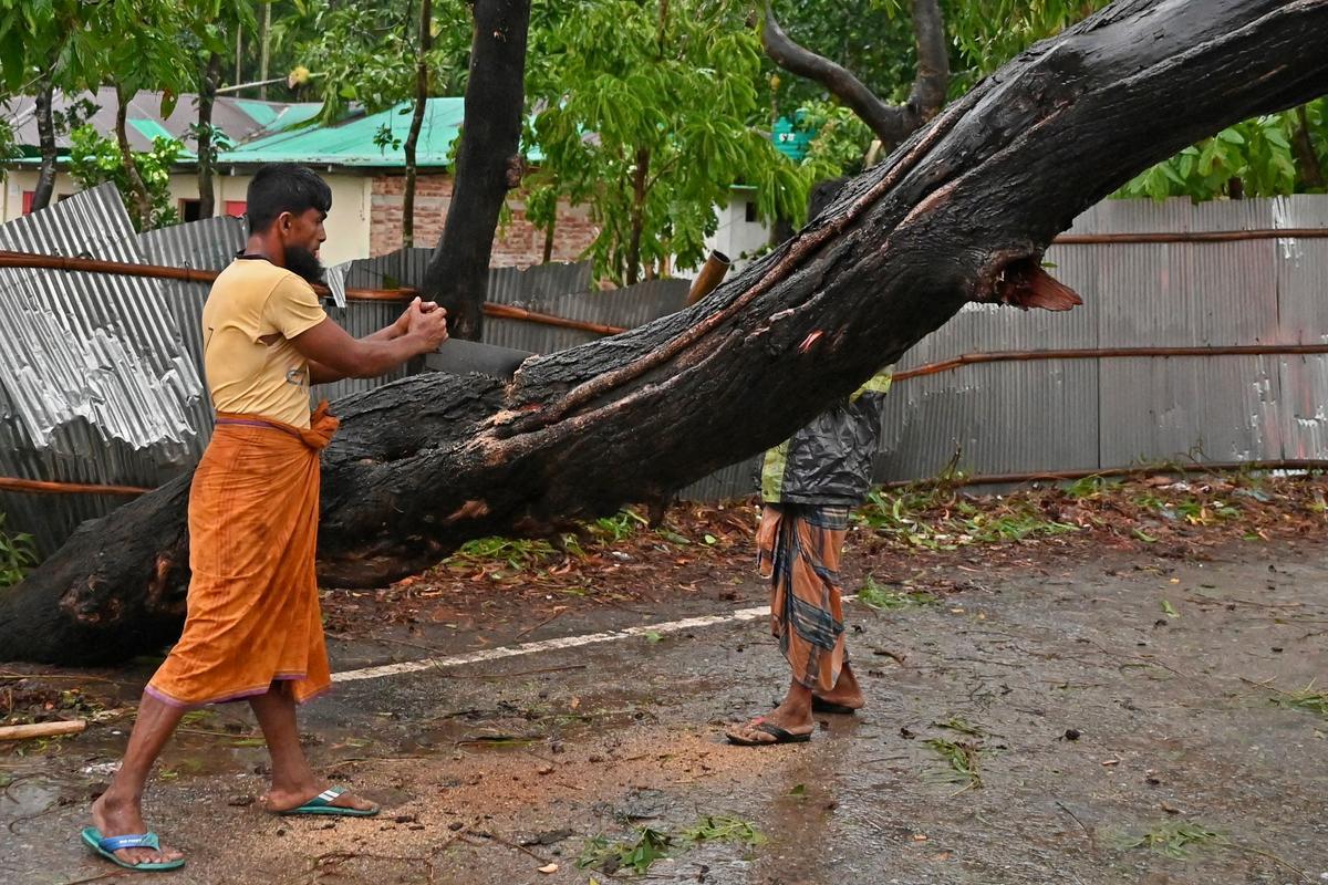 El ciclón Mocha arrasa las costas de Bangladés