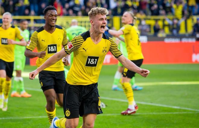 Tom Rothe (Borussia Dortmund): El lateral izquierdo de 17 años destaca por su gran altura (1,93 m). Ya ha debutado en la Champions League.