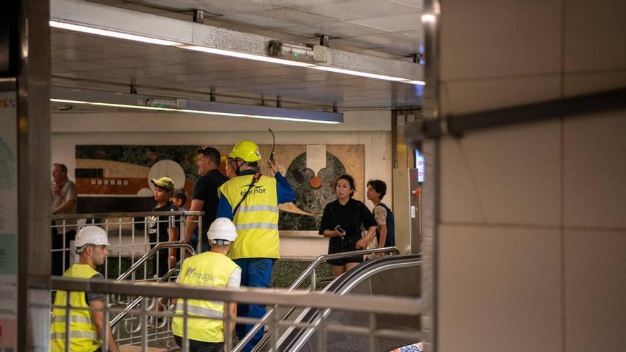 Los bomberos esperan taponar la fuga de gas del barrio de Sants en las próximas horas