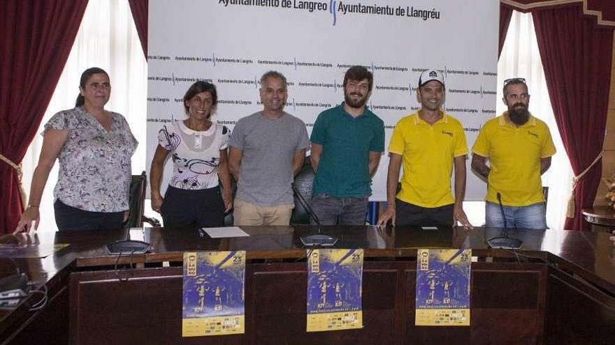 Los organizadores, durante la presentación del Trail, en el Ayuntamiento de Langreo.