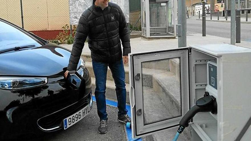 Aviàestrena un punt per carregar cotxes elèctrics