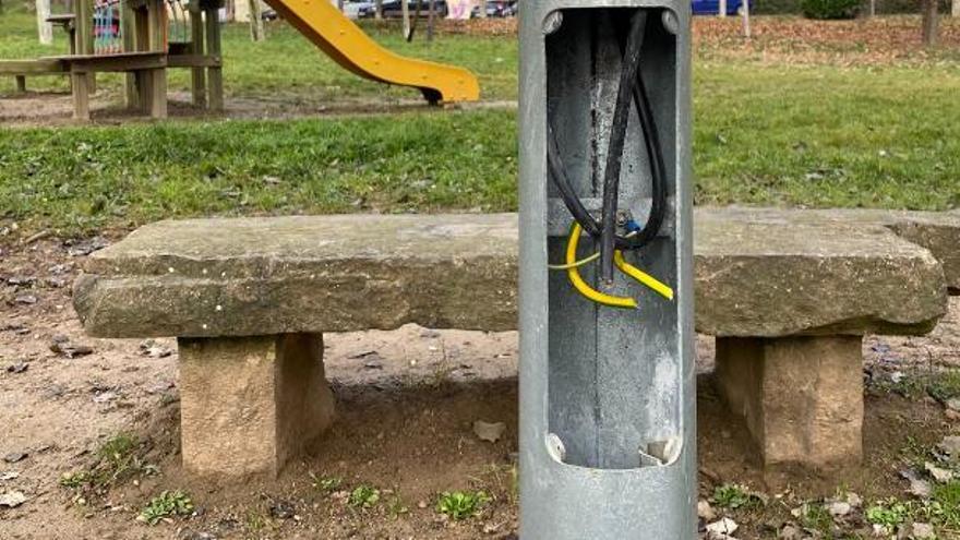 Lladres de cable tornen a deixar el parc de l’Hort del Bisbe de Solsona i l’entorn a les fosques