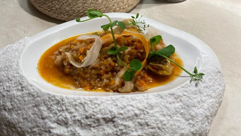 Cocido de lentejas con bacalao y verduras