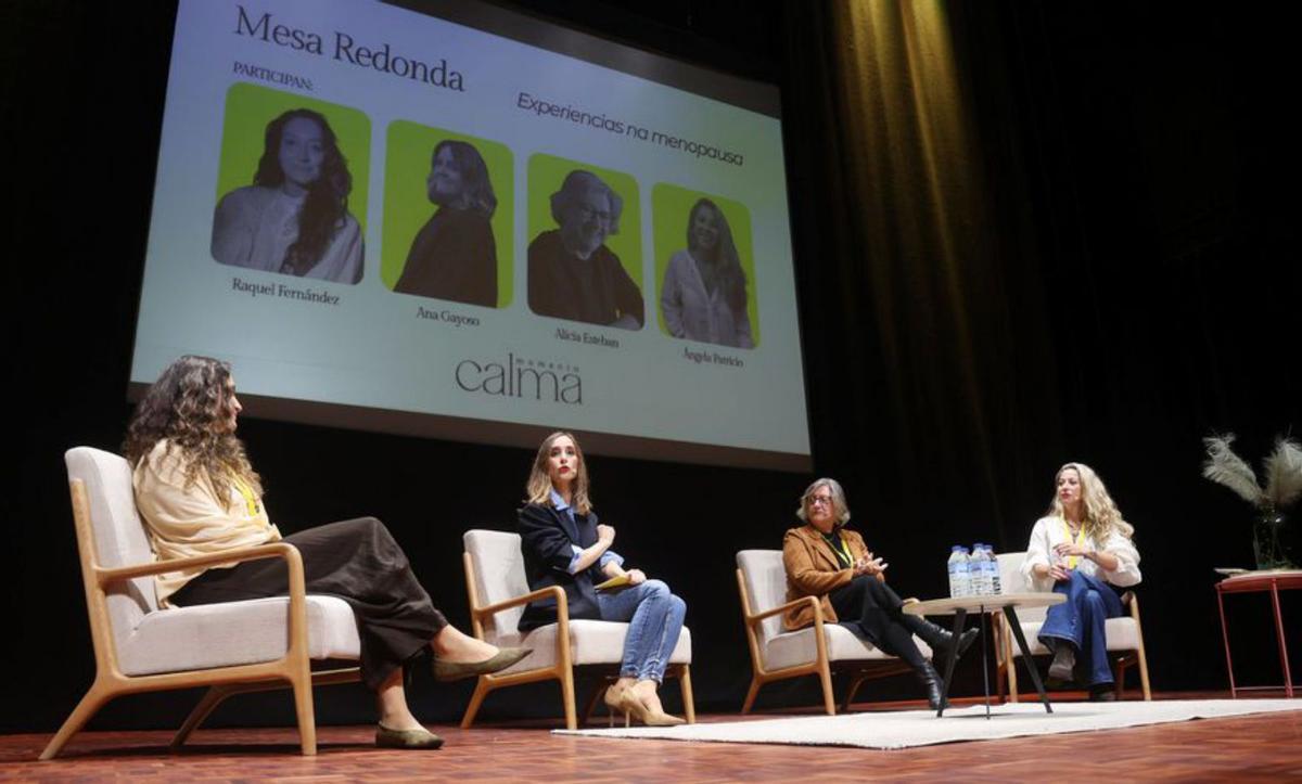 Uno de los coloquios celebrados en el Teatro Principal. |  FdV