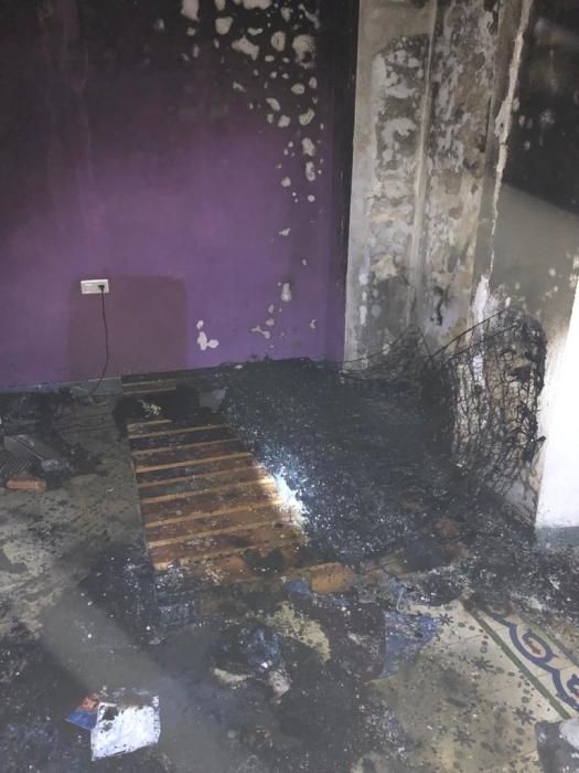 Incendio en una vivienda de la calle Victoria