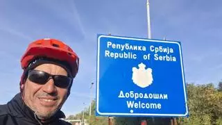 Pichi ya pedalea por Serbia para la Asociación de Nenos e Xente Nova con Diabete de Galicia