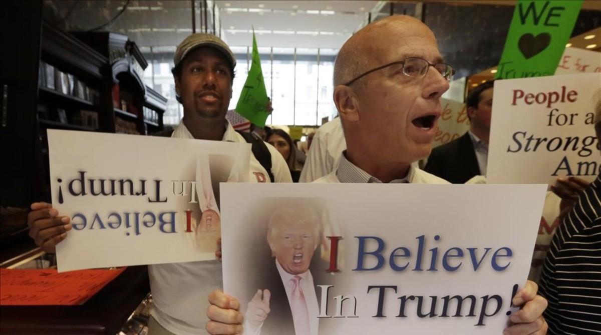 cjane30070996 supporters chant as they wait for developer donald trump to 161121170901