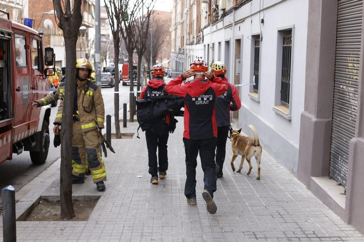 Un edificio de cinco plantas se derrumba en Badalona