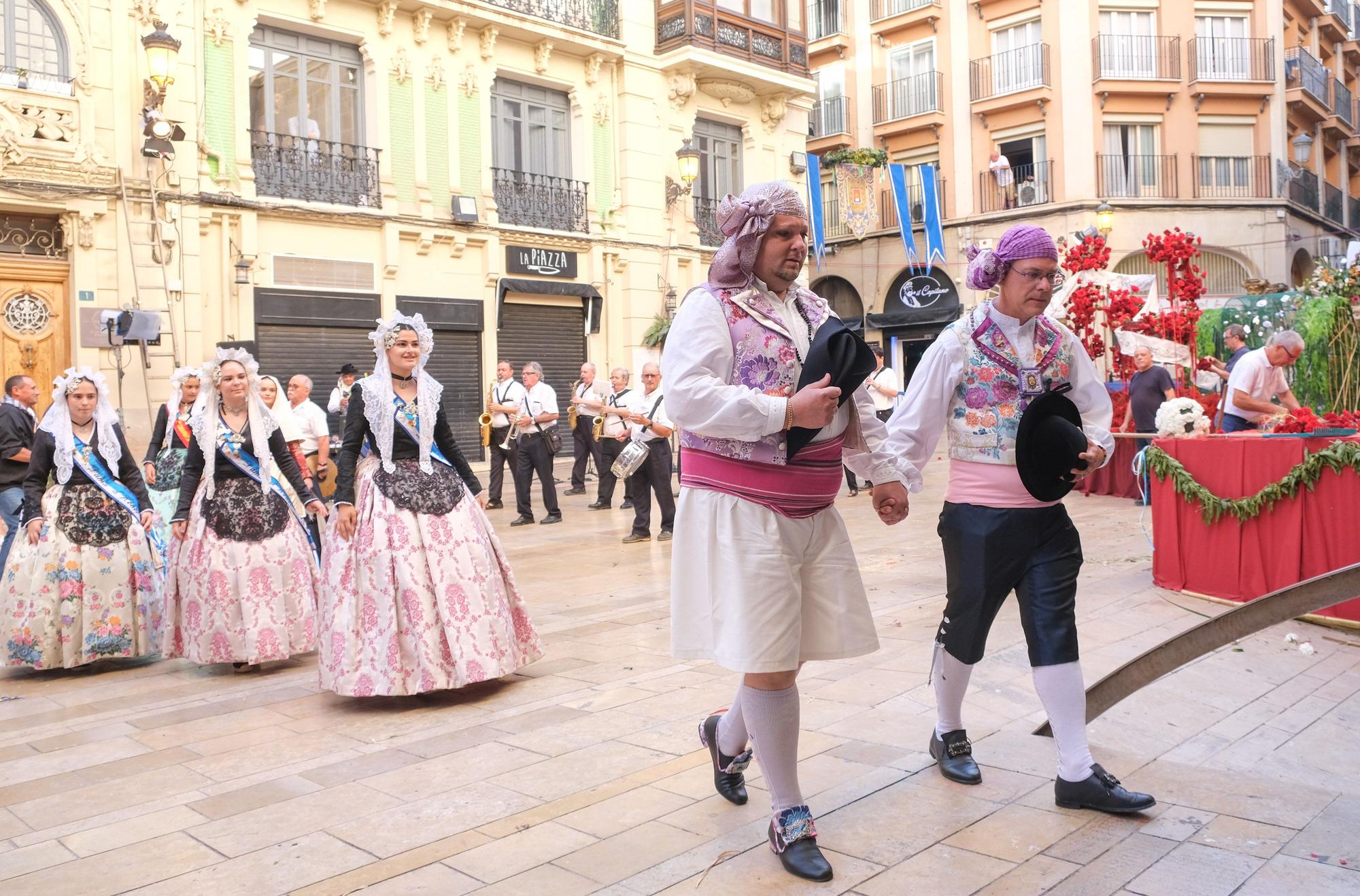 Emotiva ofrenda floral a la Patrona