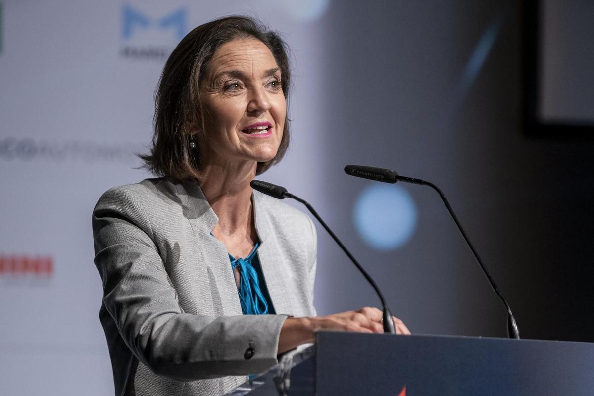 La ministra de Industria, Comercio y Turismo, Reyes Maroto, clausura el VIII Encuentro Sernauto en Ifema de Madrid, a 11 de noviembre de 2021, en Madrid (España). La ministra de Industria, Comercio y Turismo, Reyes Maroto, clausura el VIII Encuentro Sernauto en Ifema de Madrid, a 11 de noviembre de 2021, en Madrid (España).