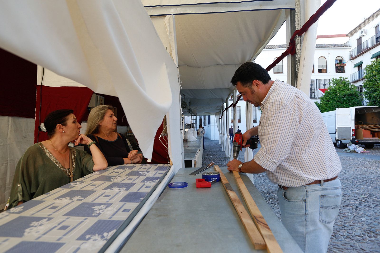 Ultiman los detalles de las Cruces de Mayo en Córdoba