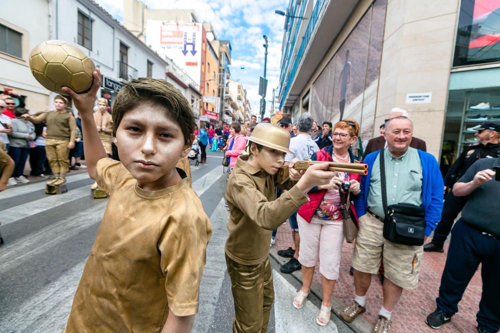 Los más pequeños desfilan en el Carnaval Infantil de Benidorm.