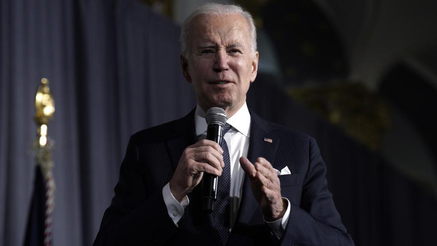 Biden pide prohibir las armas de asalto tras los últimos tiroteos en EEUU