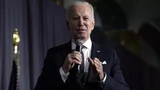 Biden pide prohibir las armas de asalto tras los últimos tiroteos en EEUU