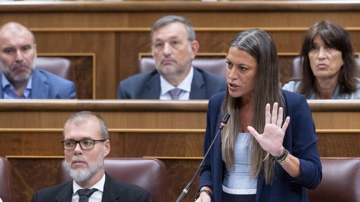 La portavoz de Junts en el Congreso, Miriam Nogueras, junto al diputado Josep Maria Cruset.