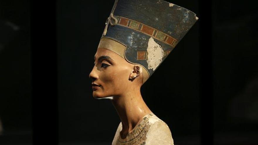 El busto de Nefertiti, en el Neues Museum de Berlín.