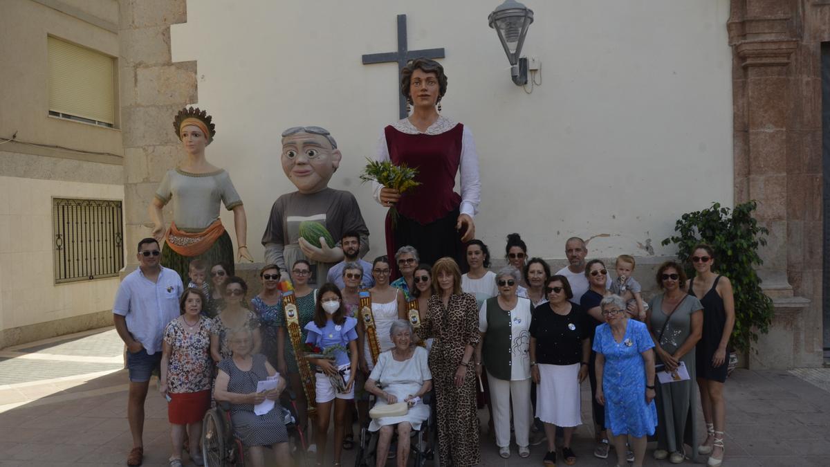 Foto de familia del homenaje a las Magdalenas.