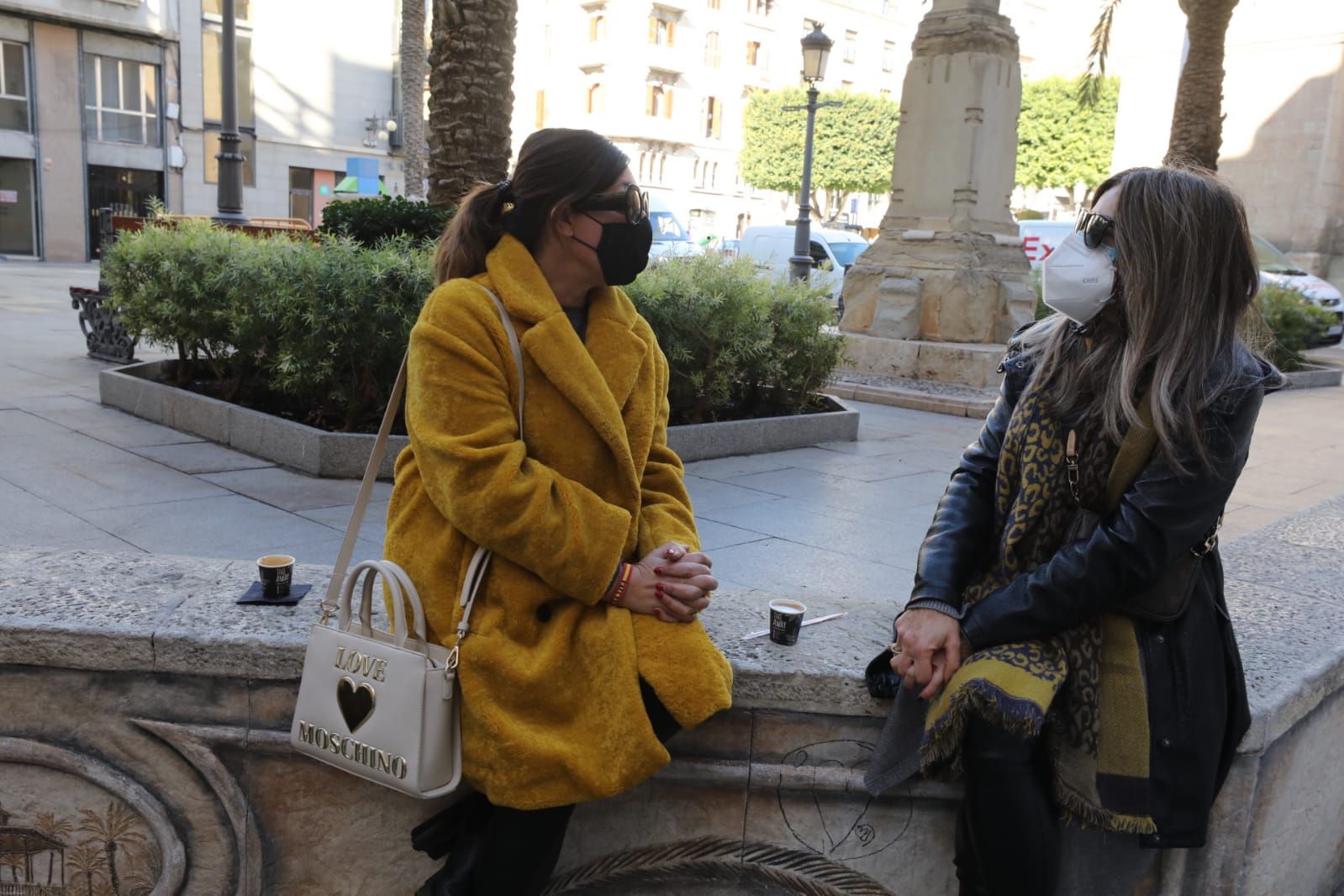 Bares de Elche ponen desayunos y comidas para llevar por las nuevas restricciones