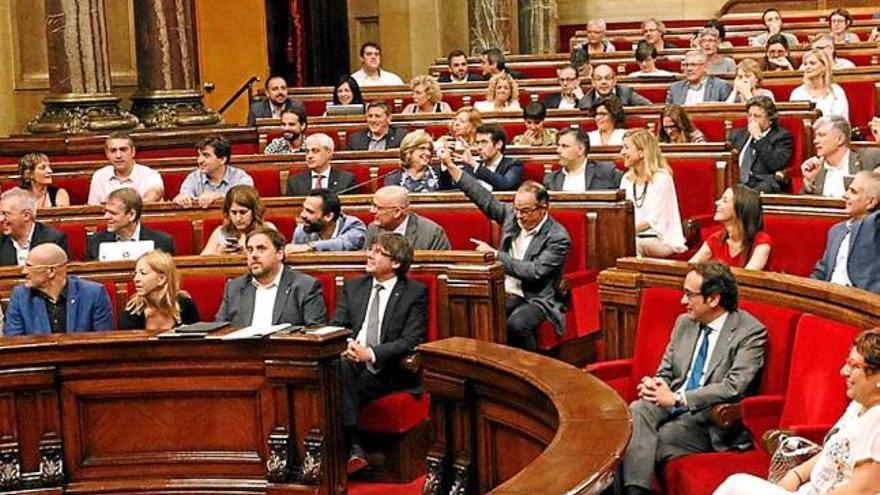 Un dels moments de la sessió d&#039;ahir al Parlament de Catalunya