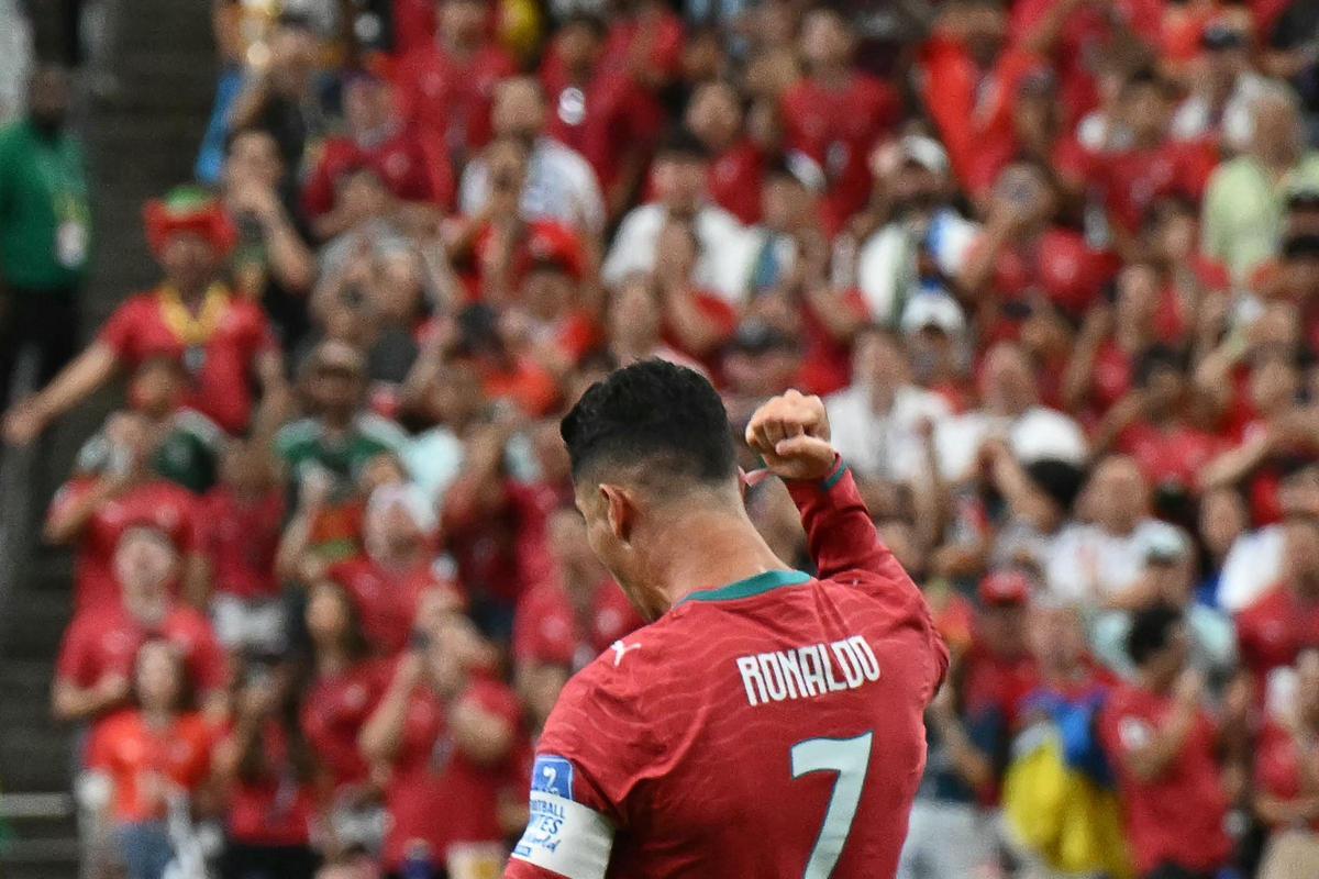 Cristiano exhibe sus galones y Portugal se pasea ante Uzbekistán