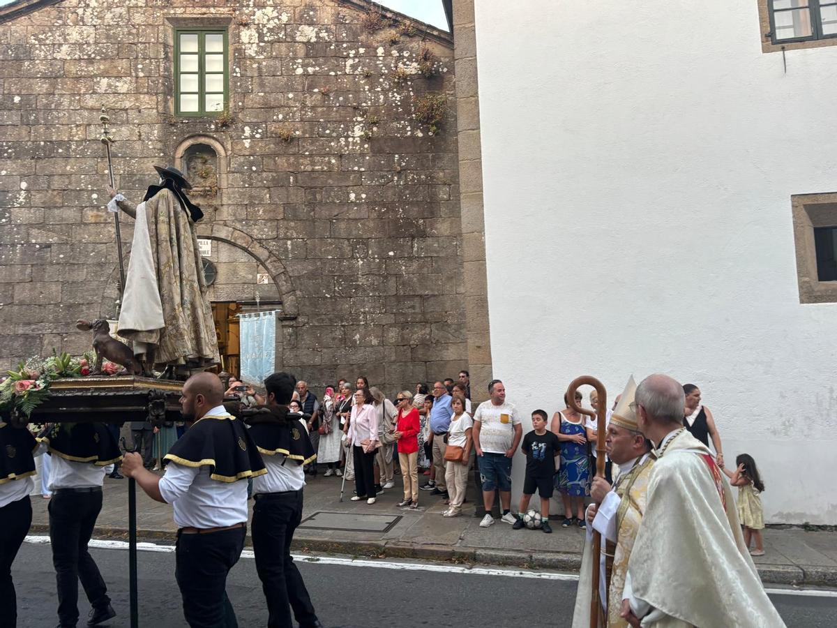 Santiago honra a San Roque con su tradicional procesión Santiago honra a San Roque con su tradicional procesión