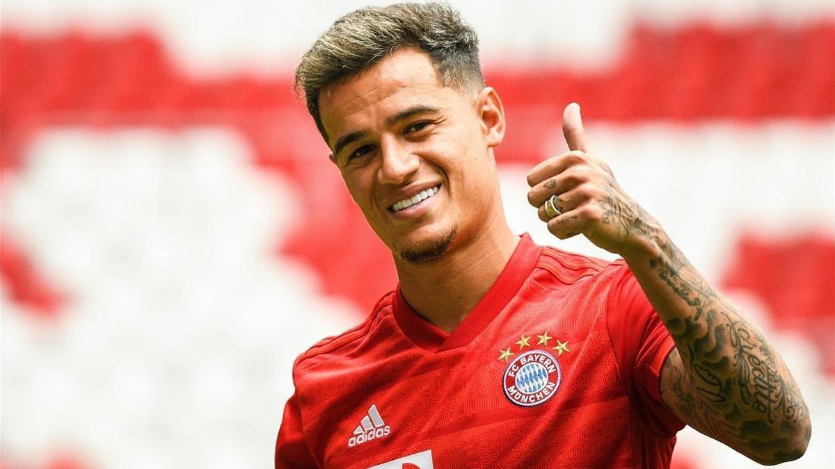 Coutinho posa en el Allianz Arena tras su cesión al Bayern Múnich.