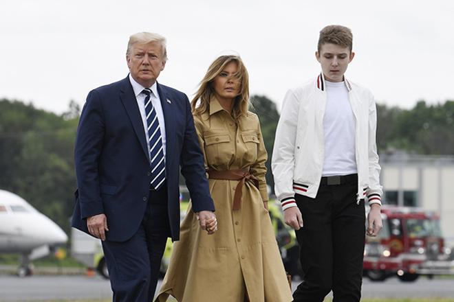 Melania, Donald y Barron Trump llegan a la Casa Blanca