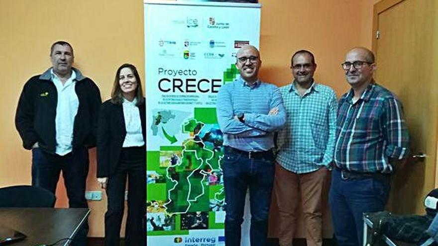 Participantes en la reunión del proyecto Creceer, celebrada ayer en Bermillo.