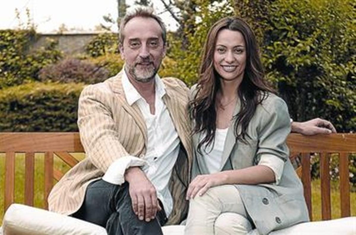 Gonzalo de Castro i Natalia Verbeke, a la sèrie Doctor Mateo. Gonzalo de Castro i Natalia Verbeke, a la sèrie Doctor Mateo.