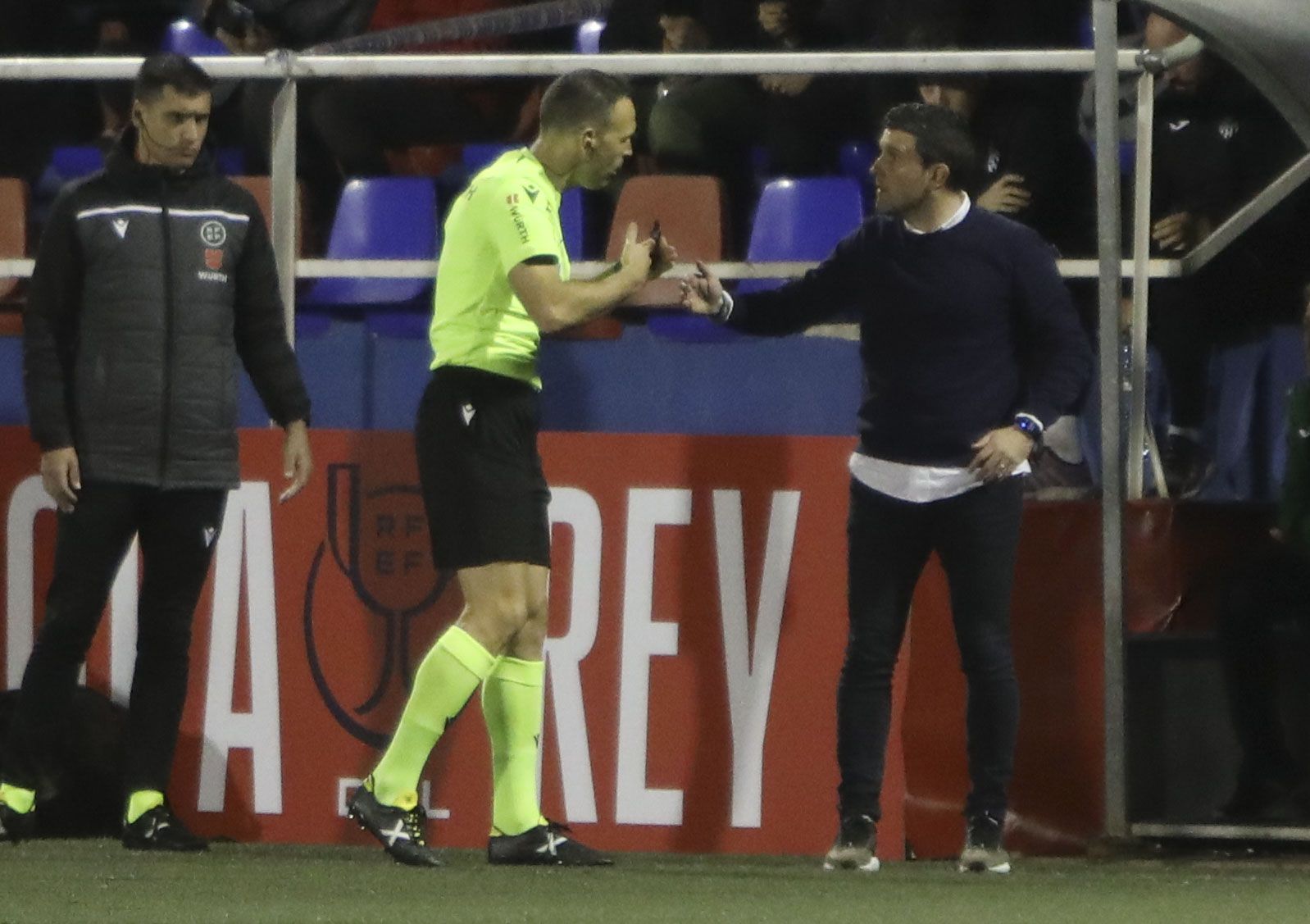 Las mejores fotos del Atlético Saguntino - Rayo Vallecano de Copa del Rey