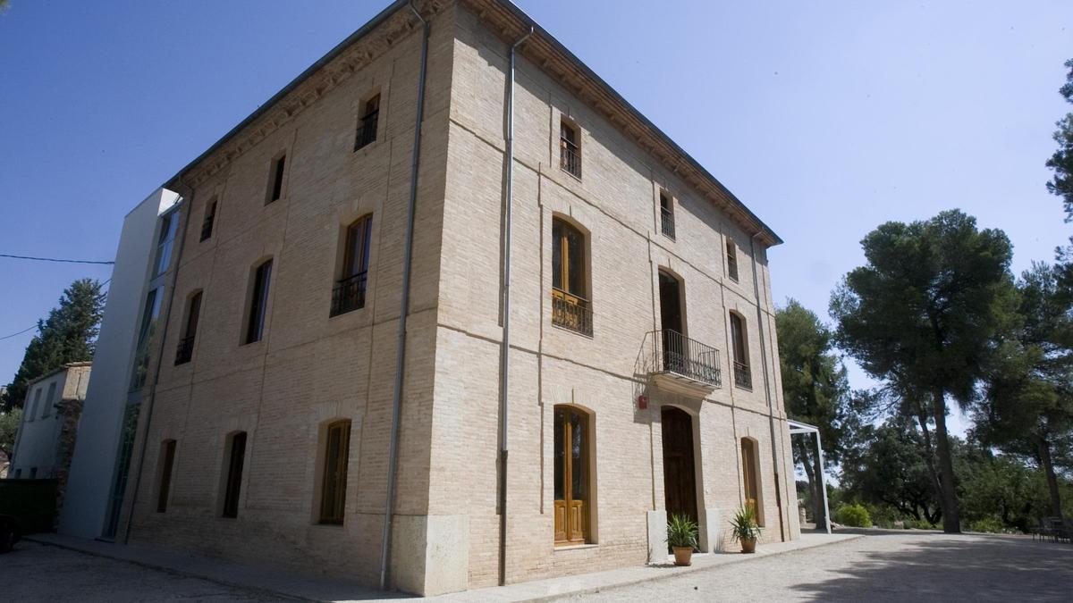 Imagen de archivo de la fachada del albergue Perú de Ontinyent.