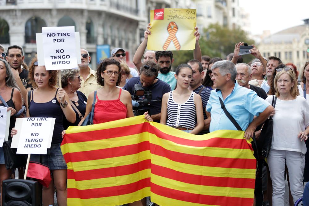 Concentración en València contra los atentados de Barcelona