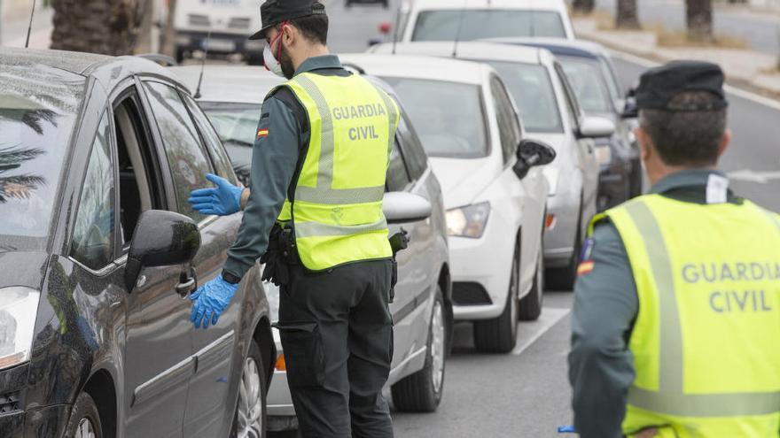 Control de la Guardia Civil por el estado de Alerta.