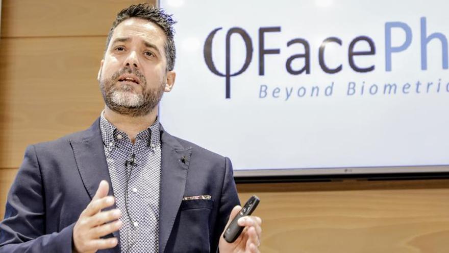 El CEO de la tecnológica alicantina FacePhi, Javier Mira, ayer en la Bolsa de Madrid.