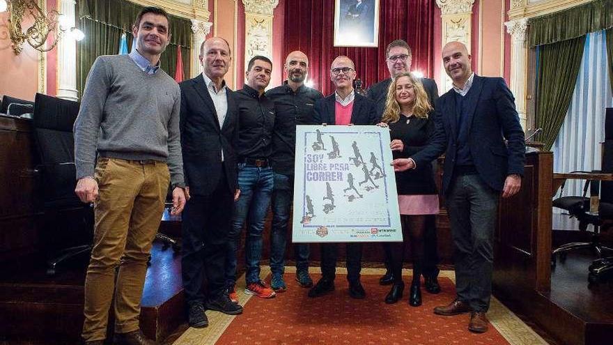 Asistentes a la presentación de la carrera, ayer en el Concello de Ourense. // Agostiño Iglesias