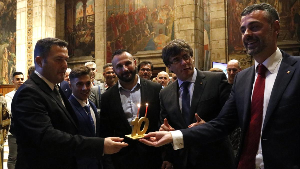 El president, Carles Puigdemont, i el conseller dEmpresa i Coneixement, Santi Vila, aquest dimarts, 1 dagost.