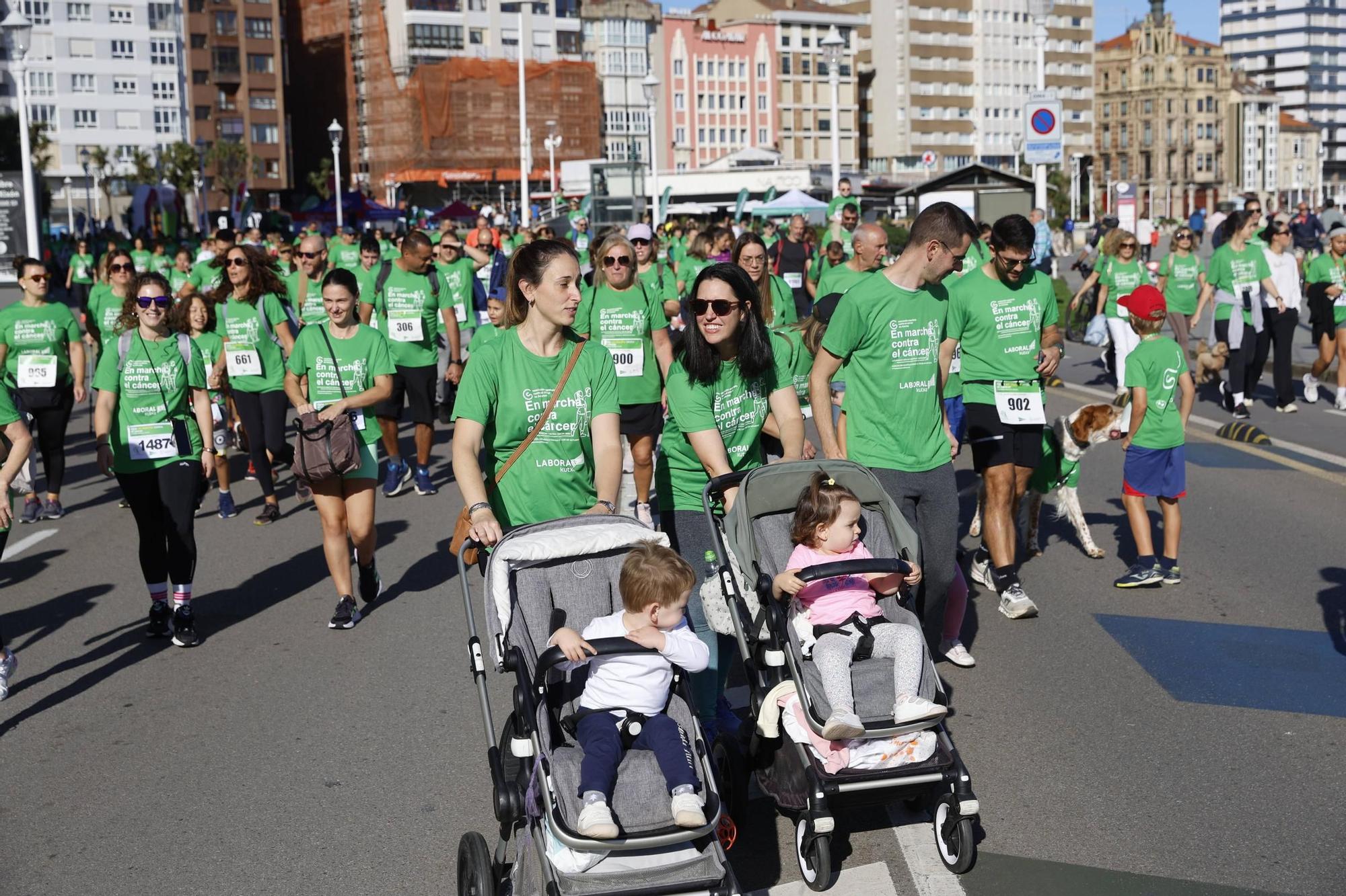 Así fue la carrera contra el cáncer en Gijón (en imágenes)