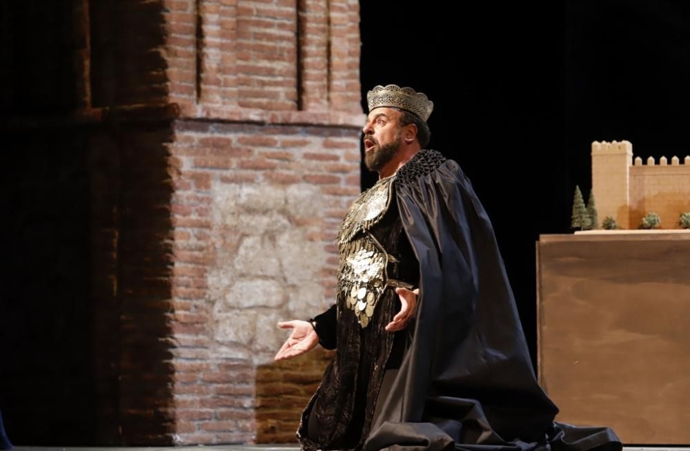 Ensayos de la ópera 'La Favorita' en el Teatro Cervantes.